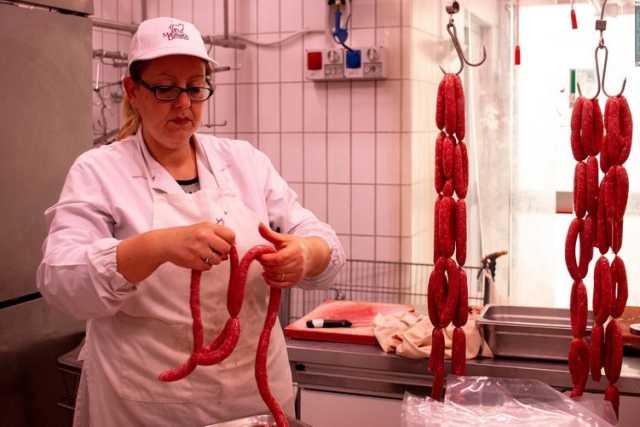 Quel rito tutto barese di mangiare la salsiccia cruda: �Ma oggi bisogna stare attenti�